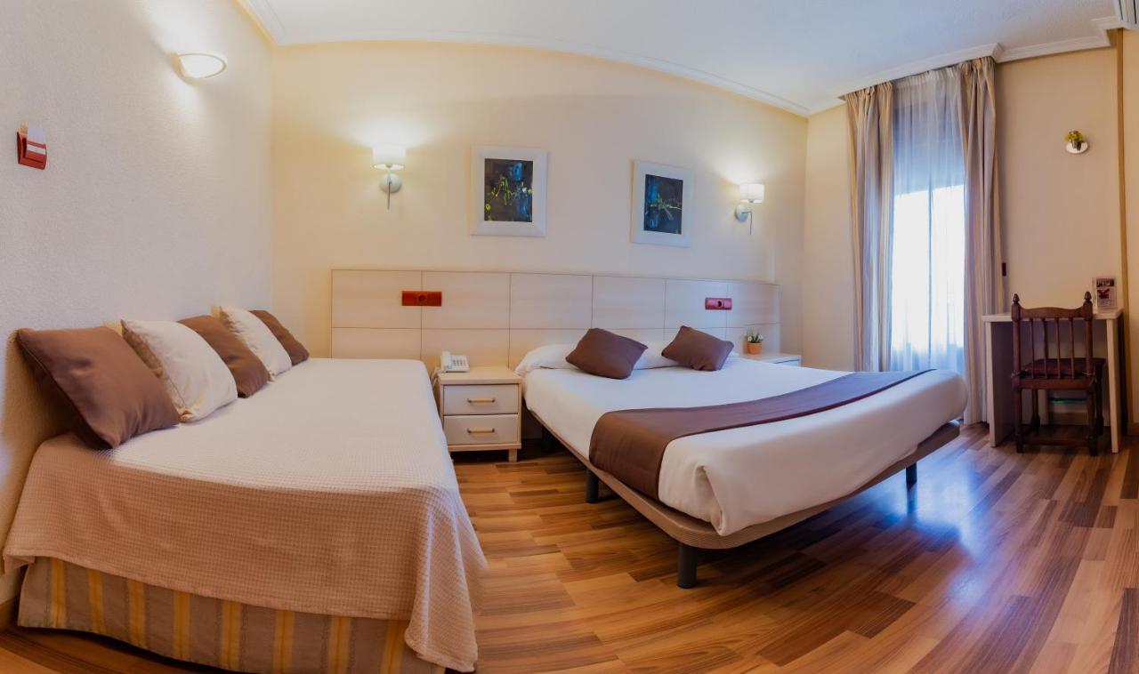 Hostal Rural El Cano By Vivere Stays Alpedrete Buitenkant foto