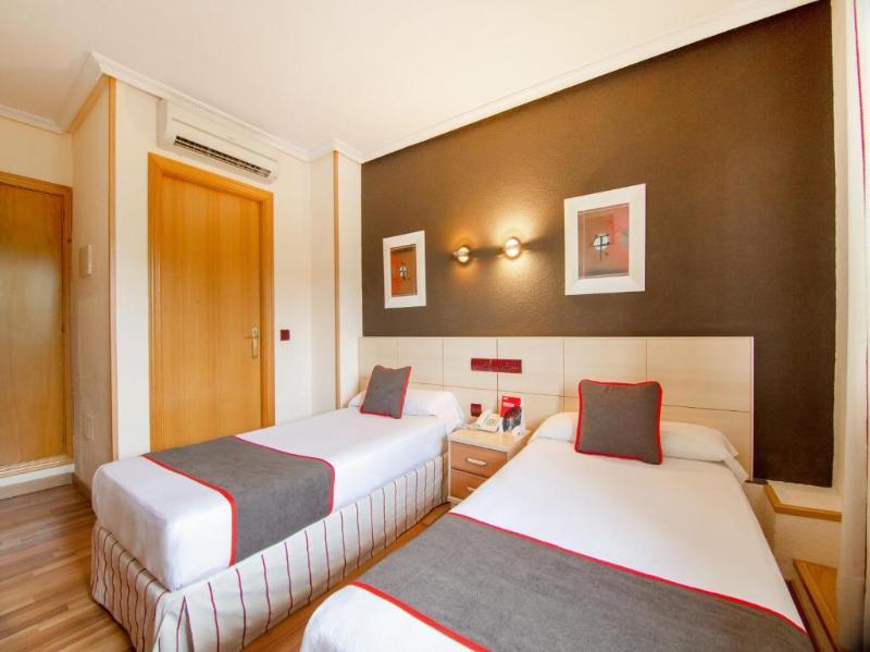 Hostal Rural El Cano By Vivere Stays Alpedrete Buitenkant foto