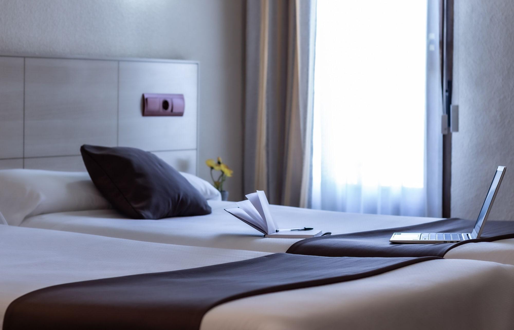 Hostal Rural El Cano By Vivere Stays Alpedrete Buitenkant foto